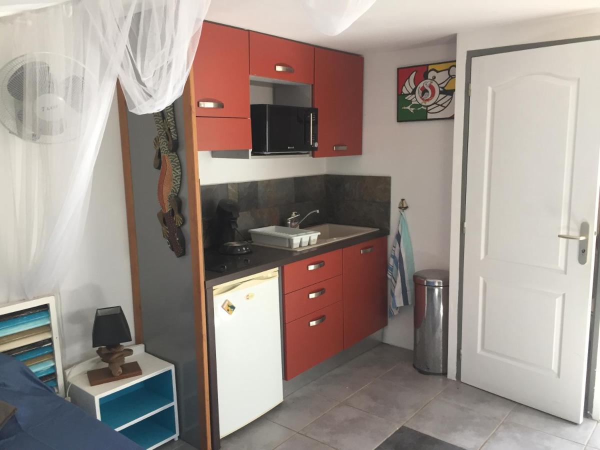 Ferienwohnung Studio Independant Dans Propriete Avec Piscine Et Wifi Saint-Gilles-les-Bains Exterior foto